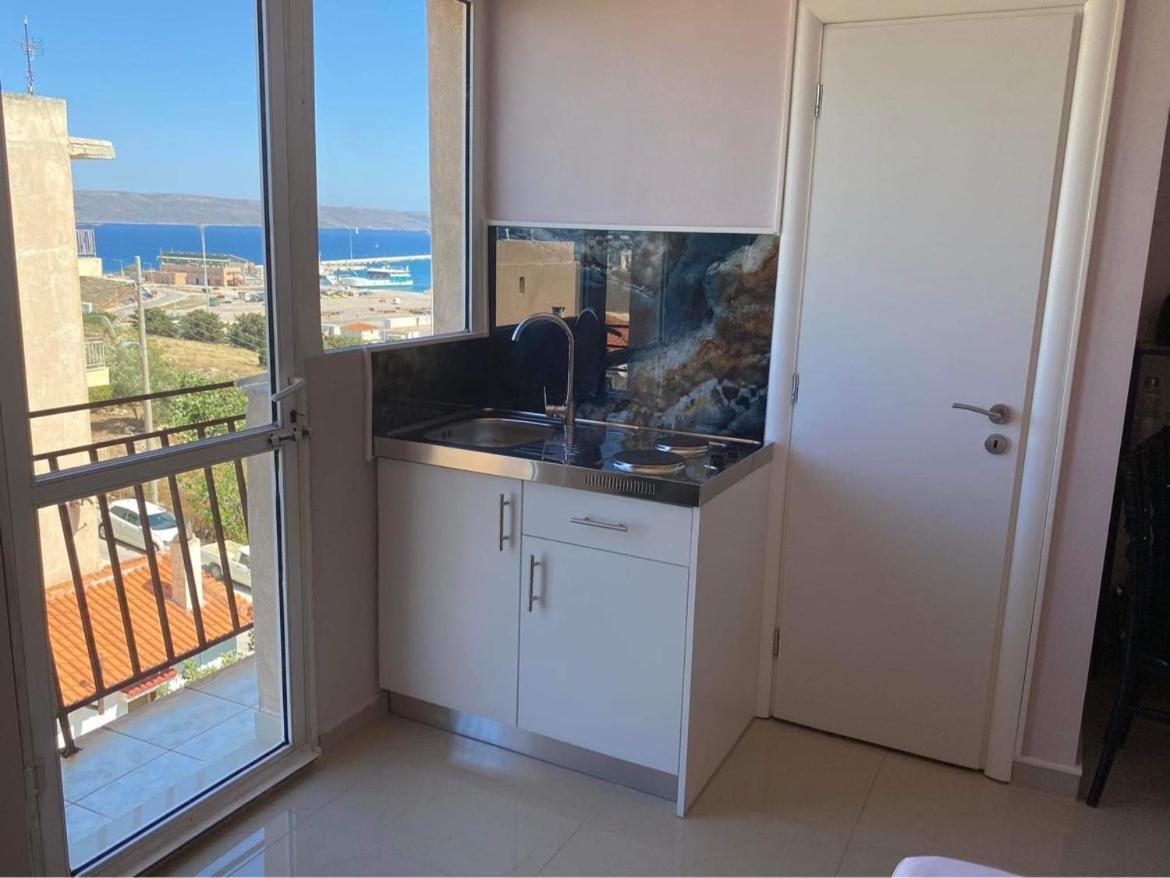 Lavrio 1Bdr Penthouse 7 Min On Foot From The Port Apartment Exterior photo